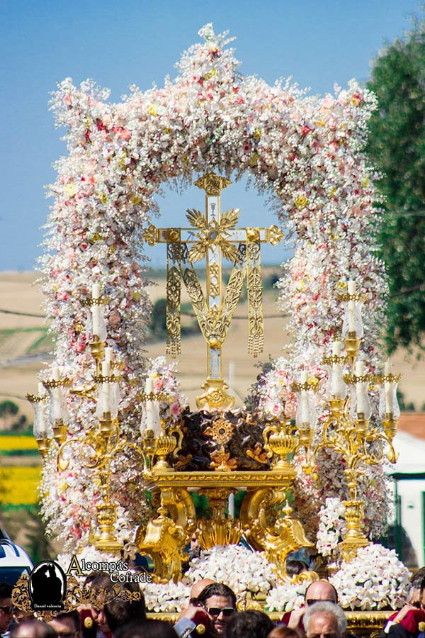 lascigarreras's tweet photo. 📰 Crónica | Así vivimos un año más las fiestas de la Santa Cruz del Cerrillo en Villalba. 🔗 https://t.co/pRZceoS7j7 https://t.co/50hdl8FtuC