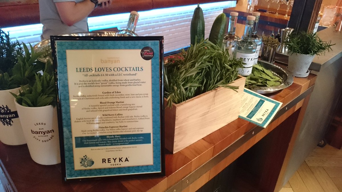 MikeyBDE's tweet photo. Great pop-up at @BanyanLds with @joe_petch serving Wild Tonics and Martinis using @ReykaUK for @LeedsCocktails #LLC https://t.co/da7GILWSgk