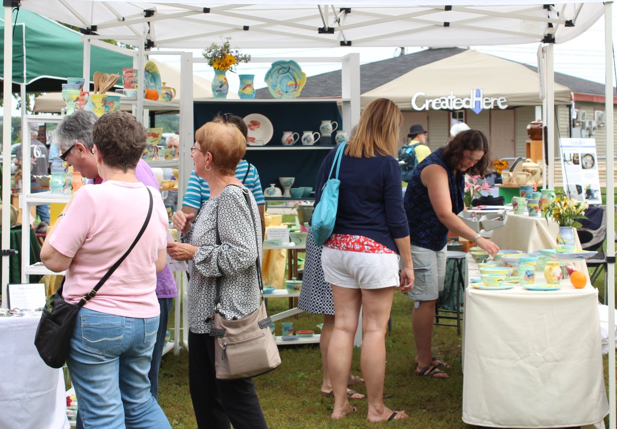 @CityFredCulture #FromHumanHands:NB Craft Fest in #Fredericton Aug26-28. Seekingvolunteers events@nbcraftscouncil.ca