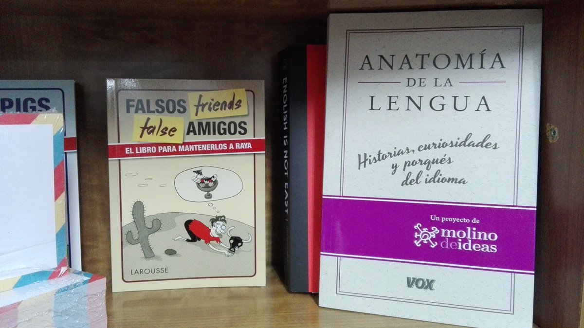 tuitsdegabriel's tweet photo. Mis queridas @Scheherezade_SL y @lirondos en la misma balda de la librería del pueblo. Pacasa se vienen ipso facto. https://t.co/eTZdysYOEs