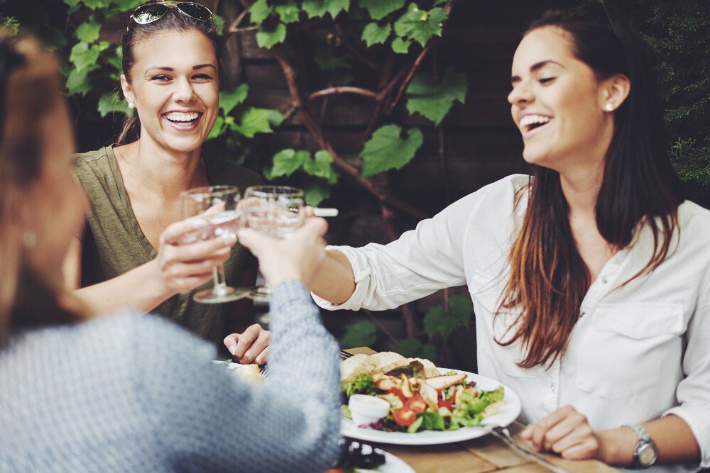 usemybenefits's tweet photo. It’s Best Friend’s Day! Go out to lunch and take your discount with you. https://t.co/4lgqfngDsK #bff https://t.co/aEKP80Rh4A