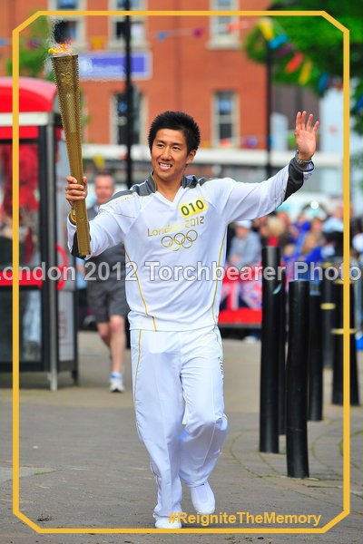 CapturetheEvent's tweet photo. #ReigniteTheMemory @colanleung of your #London2012 torch bearer experience :-) #Rotherham https://t.co/oq7NxO2WK6 https://t.co/jRezKDBd5o