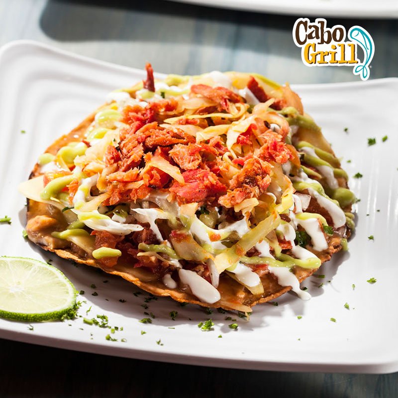 CaboGrillLeon's tweet photo. Tortilla tostada al grill con queso gouda, frijoles sinaloenses, guio de marlin y salsa de aguacate. https://t.co/vhKOkOx8F7