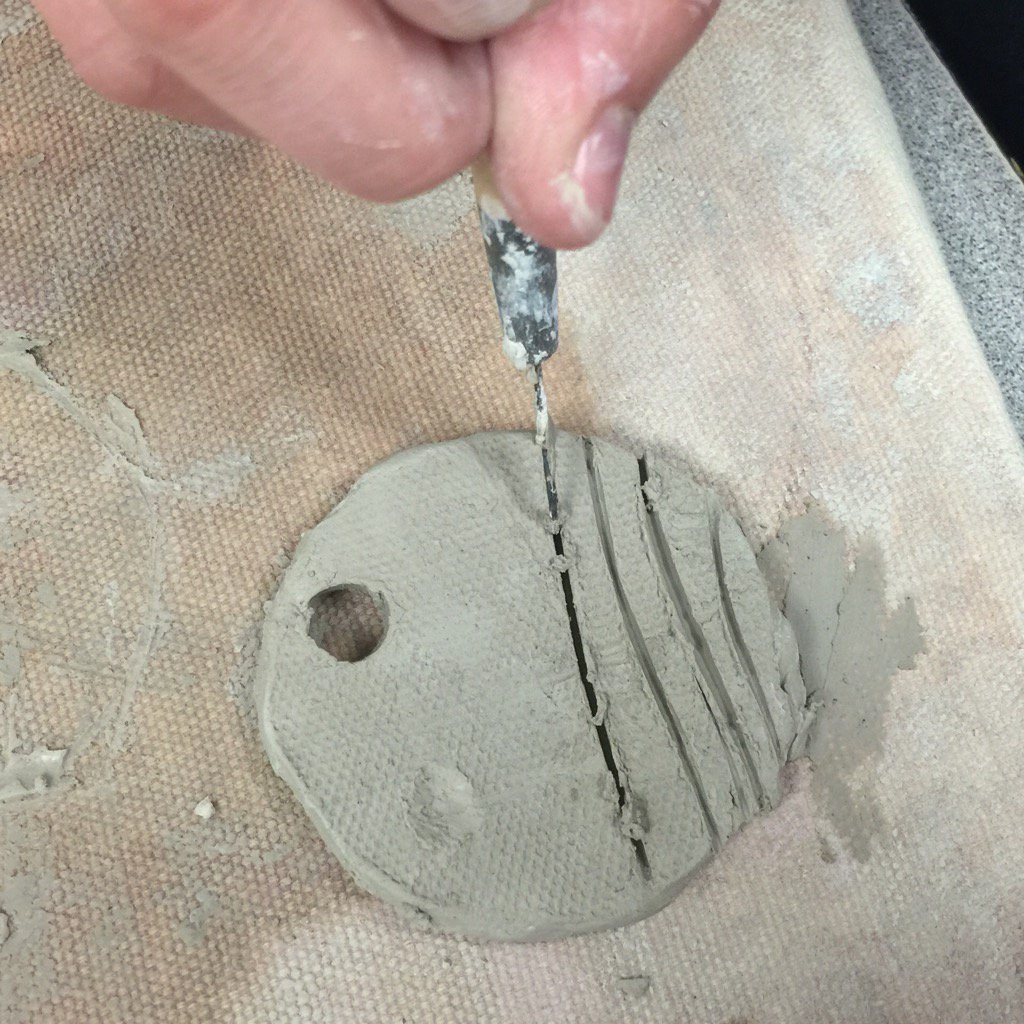 TJArtClass's tweet photo. Ms. Custer's 2nd grade are creating clay pendants today! Let's create texture!!! https://t.co/Baip33tIK9