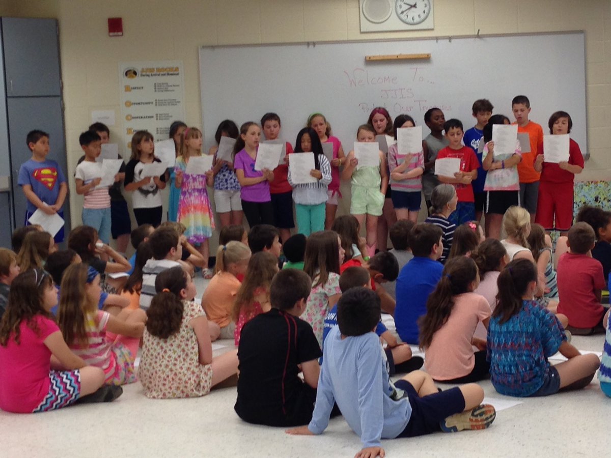 JJISPrincipal's tweet photo. 3rd grade students shared their original ballads &amp; accompanying artwork at the "Twisted Fairy Tales"  celebration. https://t.co/lvHcXFm4Gy