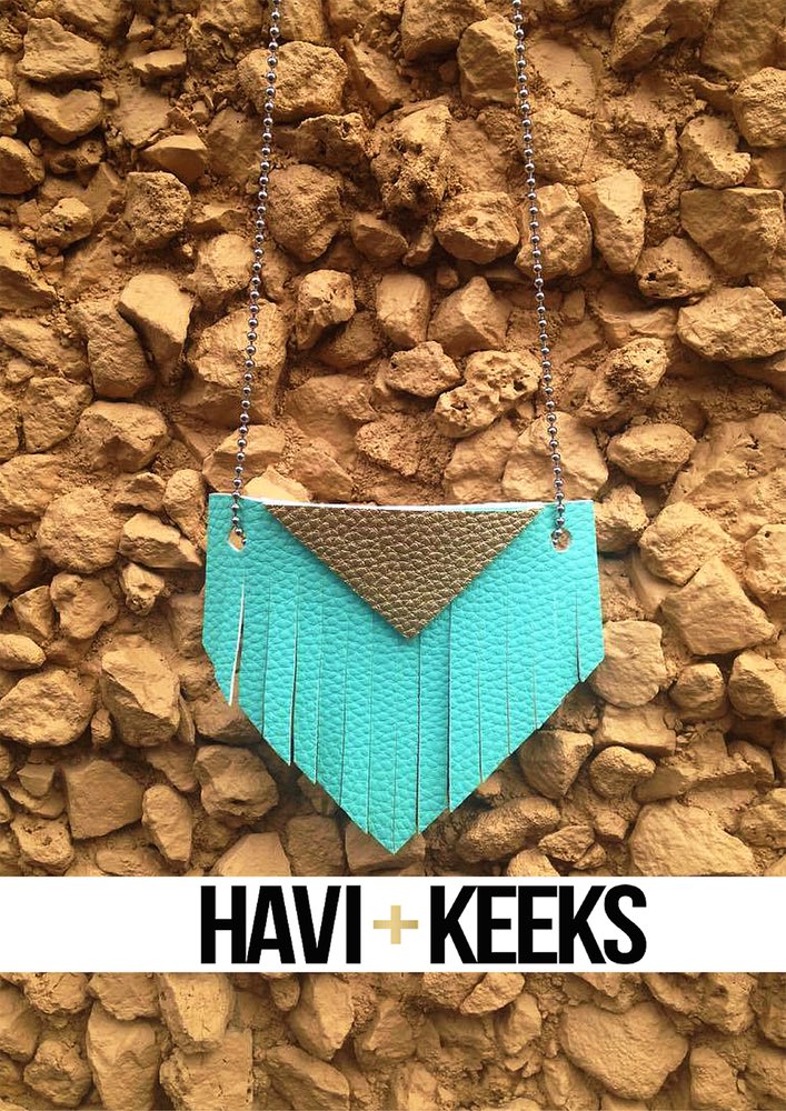 HaviAndKeeks's tweet photo. @HandmadeHour We've got #Handmade gorgeousness for ya!! 😉 #Fringe #Necklace #Accessories #MomMade https://t.co/jfQiT232dN