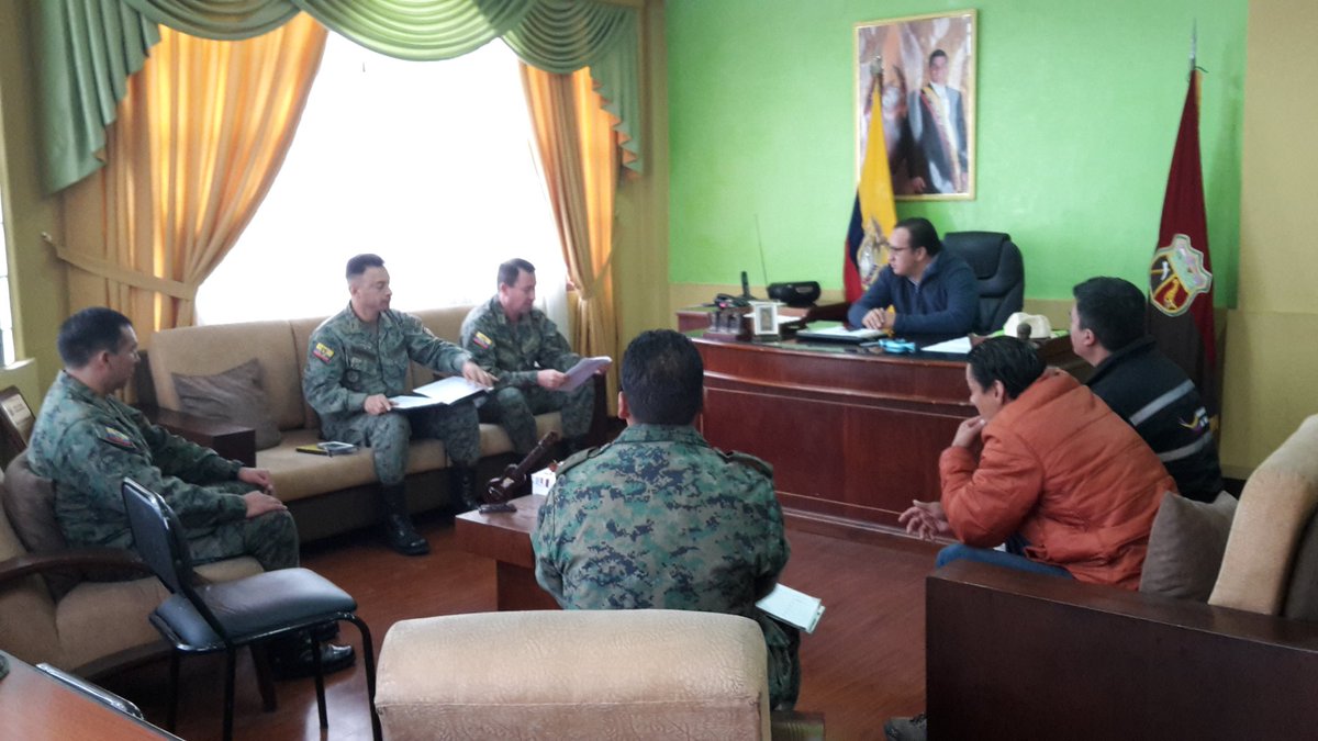 esmilecuador's tweet photo. Delegación @esmilecuador realiza coordinaciones para visita a ciudad #Guaranda #MarchaFinal #Julio https://t.co/b6eEBCqP06