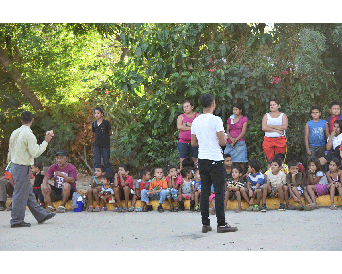 WOTC2016's tweet photo. #WOTC #Missionary Training Students #SpreadingtheGospel and the #LoveofJesus in #Nicaragua. https://t.co/IGVQO70Dpv