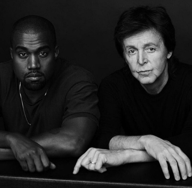 kanyeismyjesus's tweet photo. Kanye stays taking pics with fans. He's so generous lol https://t.co/jpERYBzyyz