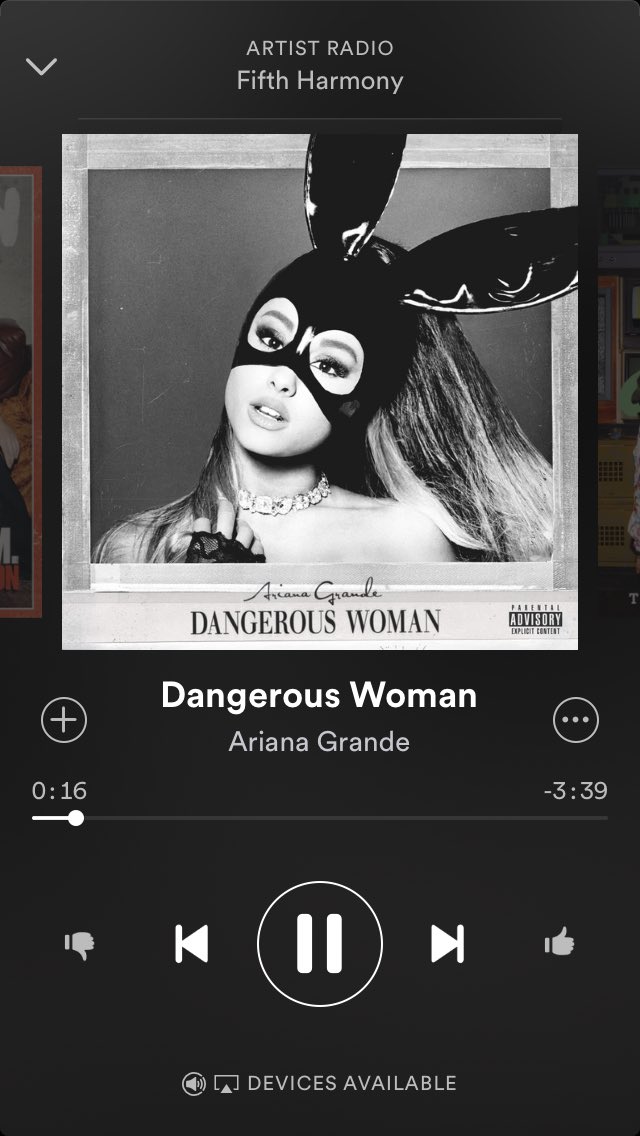 Ariana tweet media