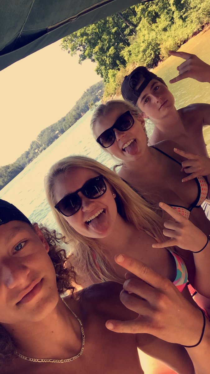 savannahg_07's tweet photo. happy national bestfriend day to the people that get on my nerves 24/7 but still manage to make me smile 😜 https://t.co/scUa8LrftJ