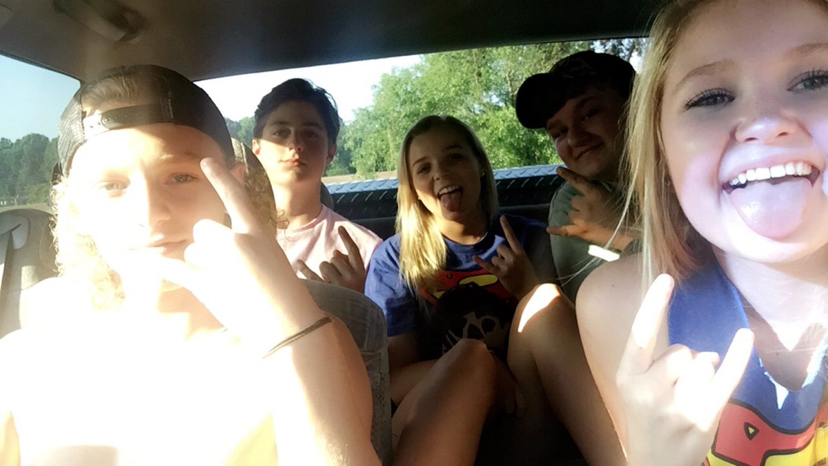 savannahg_07's tweet photo. happy national bestfriend day to the people that get on my nerves 24/7 but still manage to make me smile 😜 https://t.co/scUa8LrftJ
