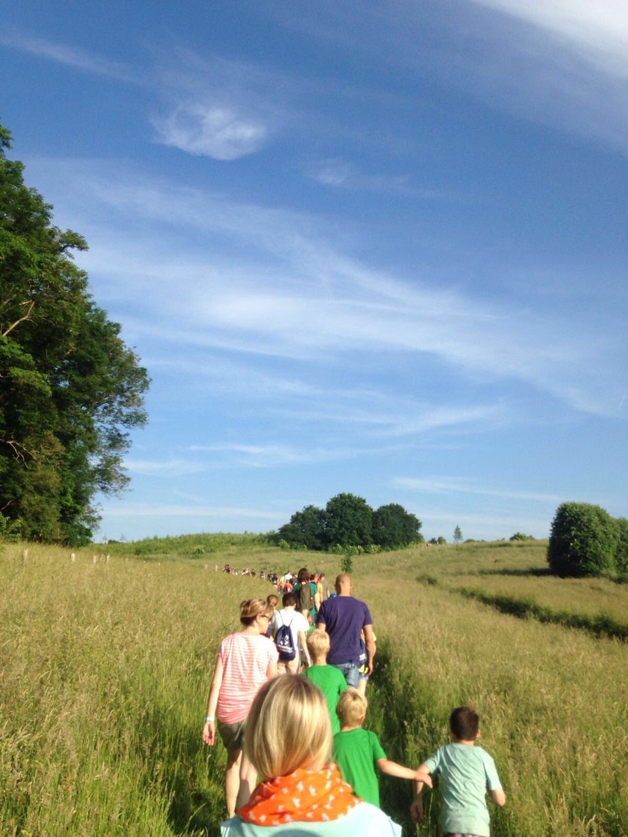 ojbstreebeek's tweet photo. Super weer en super route! De Fusieschool uit Treebeek geniet enorm! Zeg boem tjieke boem!!! @A4DHoensbroek https://t.co/NzferCrbrO