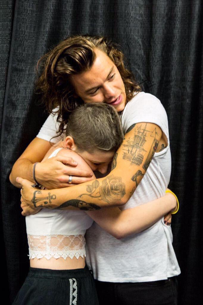 vwinqs's tweet photo. Who would ever want to hurt this ball of sunshine #CanYallRespectHarry https://t.co/58KIhw571m