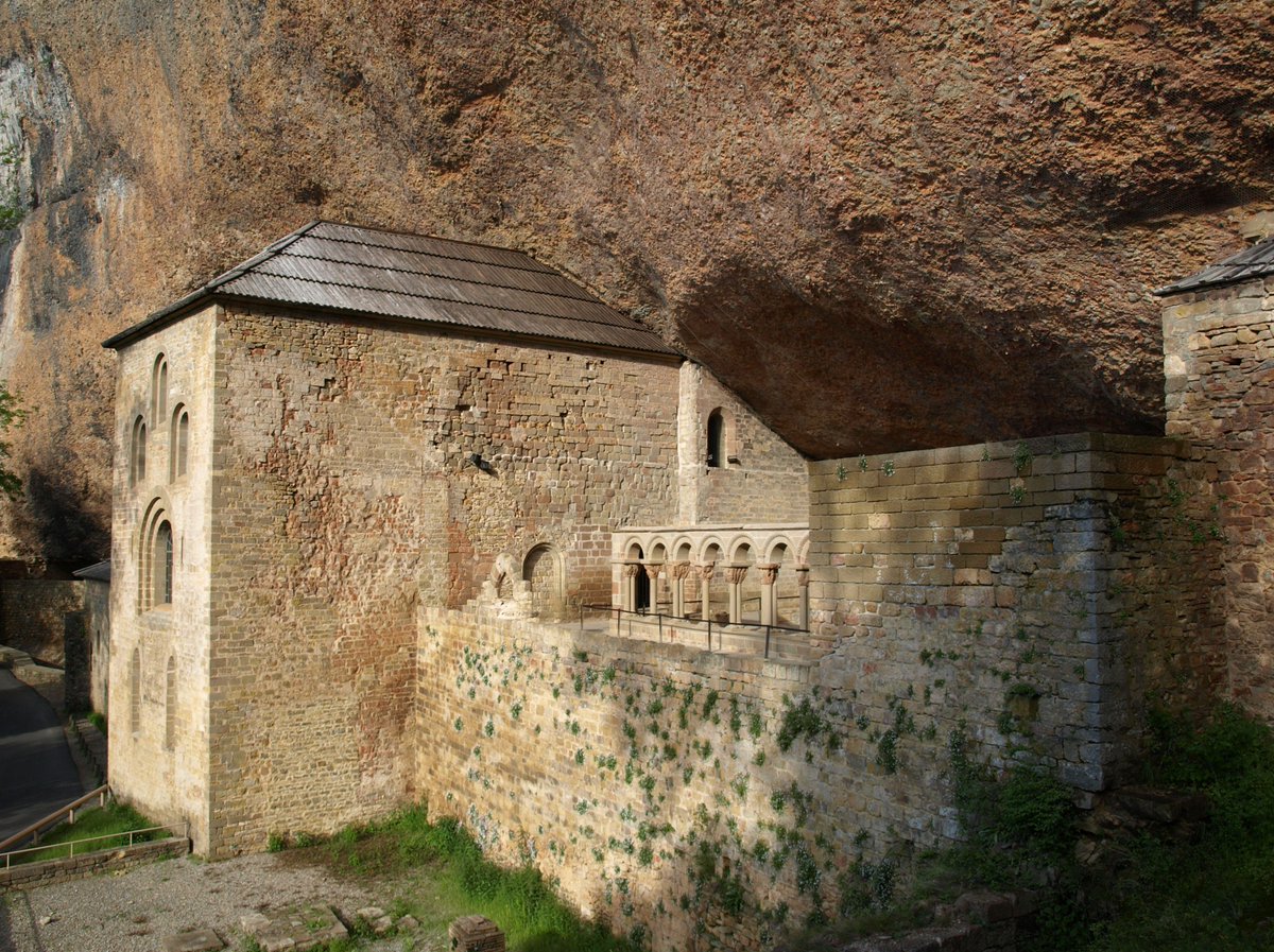 Горный монастырь Сан Хуан де ла Пенья (San Juan de la Peña)