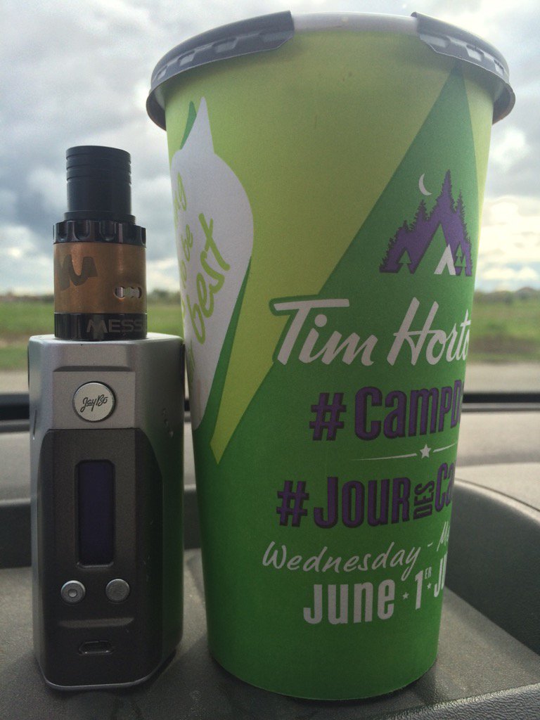 RighteousVapes's tweet photo. Canadian vape break! ☕️😜💨 #vapelife #vapefam #vapebreak #vapeporn #cloudsandcoffee https://t.co/0YNNI0vMTM