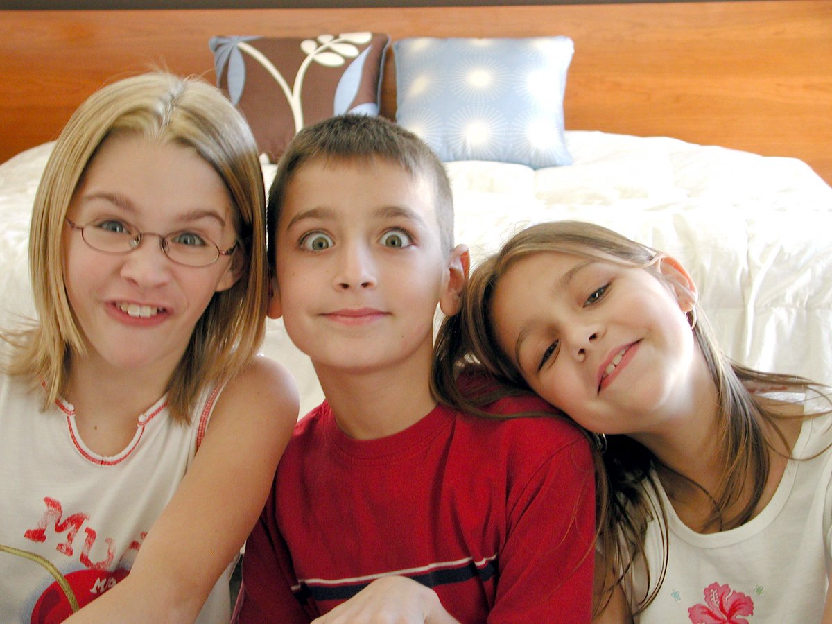 AndreaRussett's tweet photo. the russett children have always been a group of 10's https://t.co/TnZwz6gLxx
