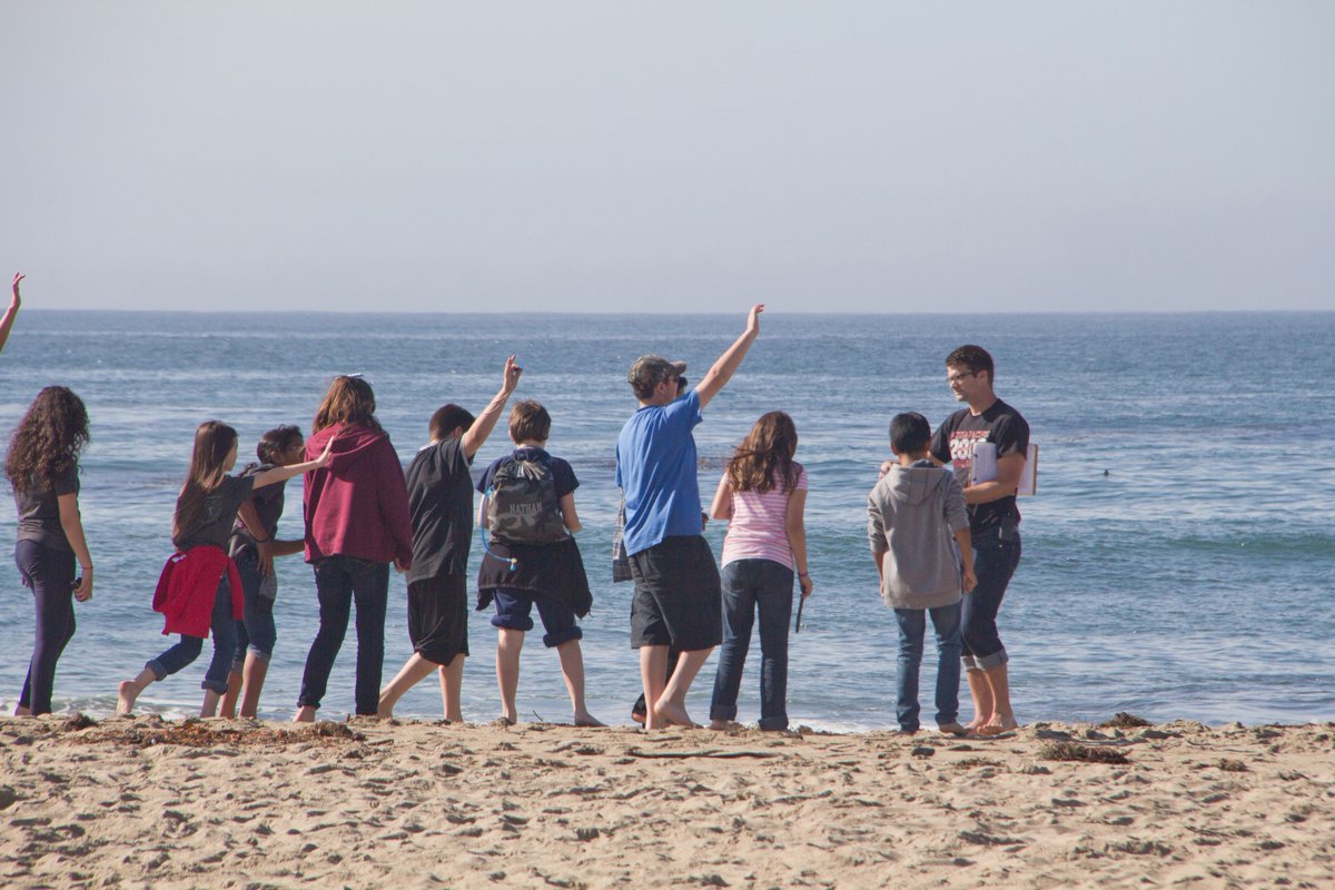 MSOutdoorEd's tweet photo. It's always exciting to see students have their first ocean experience and to teach them about it #WorldOceansDay https://t.co/ViwQTkBfZY