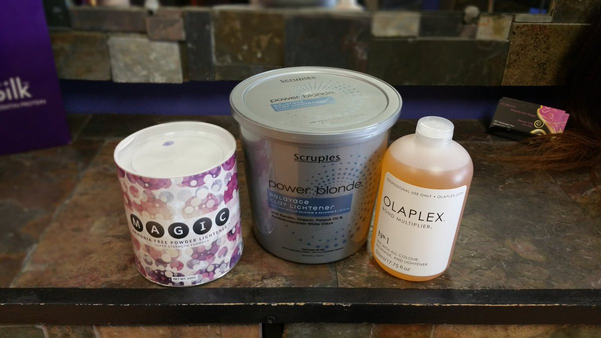 desschleeter's tweet photo. 3 of my best co-workers! #olaplex #scrupleshair #magiclightener 😍 love them! https://t.co/qkssyTicyp