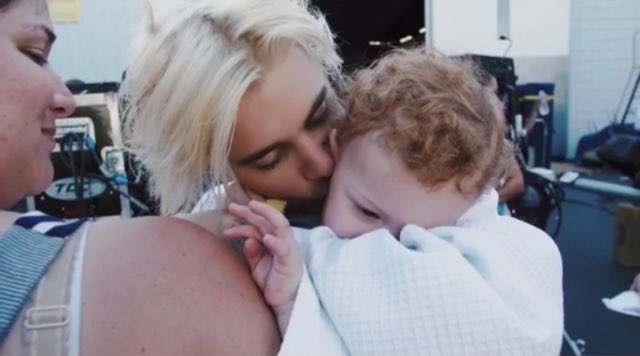 imbieberful's tweet image. CUTEST AND MOST PRECIOUS PARTS IN COMPANY MUSIC VIDEO