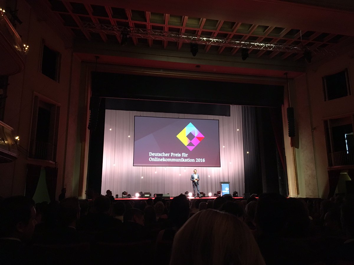 heike_lieberman's tweet photo. #dpok Gala jetzt geht's los! https://t.co/bPT0xvLEbp