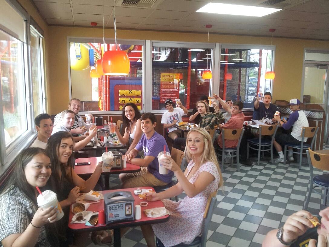 ChieftainDeca's tweet photo. Columbia River DECA Student Store Students Celebrating Last Day @CarlsJr https://t.co/RSOscNwo2W