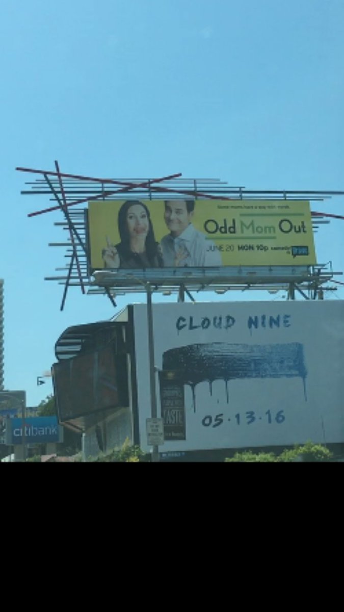 JustAndyBuckley's tweet photo. I believe this means that watching #OddMomOut will literally put you On  Cloud 9. Not a bad place to be.
@Bravotv https://t.co/LwsMz4SmrB