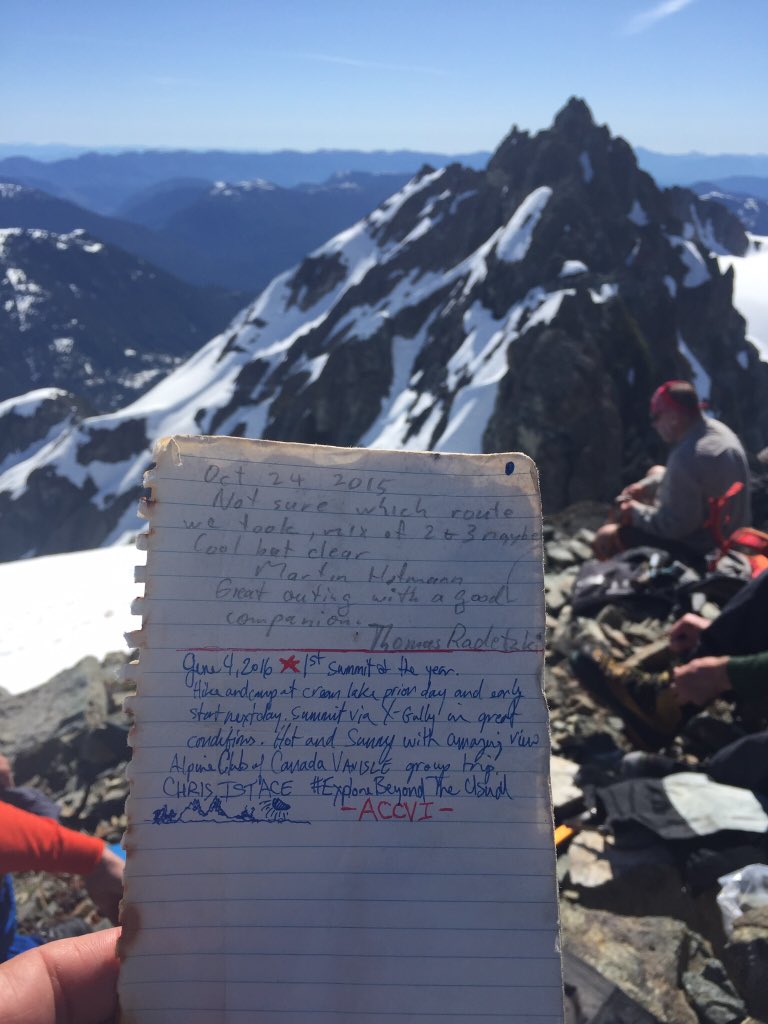 Stasher_BC's tweet image. 1st summit of Mt Septimus in 2016 , stoked to lead my @alpineclubcan trip members to a successful ascent on VanIsle