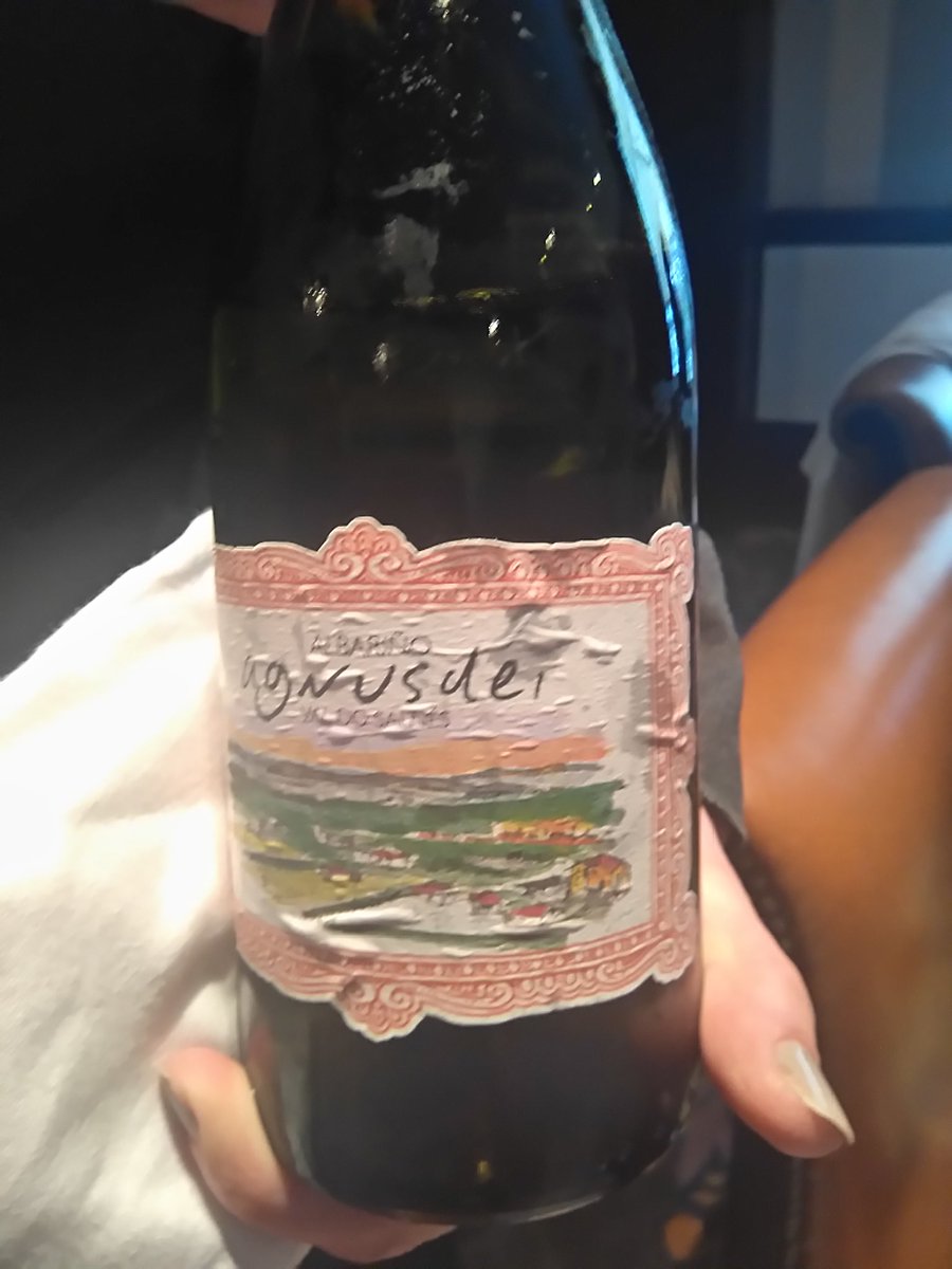 GabyGuedezH's tweet photo. #Albariño Trail on! Natural oysters to match this crisp and mineral white from @rias_baixas at @theshelbourne https://t.co/X9i7XORz1e