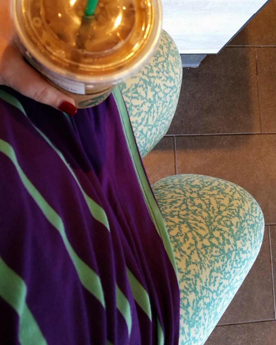 llrjaimethomas's tweet photo. #OOTD At my home away from home #Starbucks, in my #LuLaRoe vine #leggings &amp; striped #Irma. #patternmixing @LuLaRoe https://t.co/mIoKnnB7pz