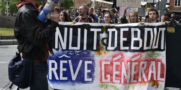 saulocorona's tweet photo. The common humanity of #NuitDebout: https://t.co/4w1BzGgoxo  #Fra #LoiTravail #Refugees #100mars https://t.co/Zk2Pd3tmE2