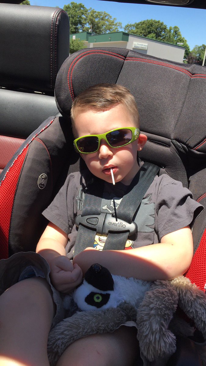 KaylaAzalee's tweet photo. @SamHuntMusic my kid must have his hair cut like yours. Some days you're the big and other days your the windshield https://t.co/YBlG2E2ig4