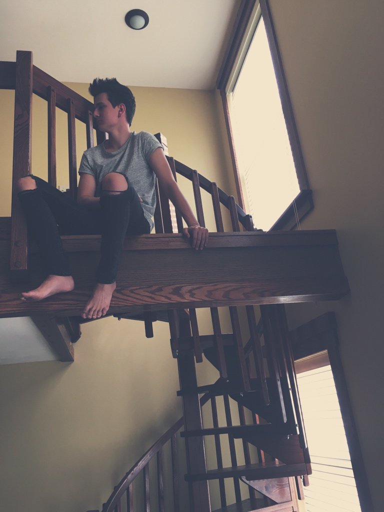 tobymcdonough's tweet photo. hotel vibes https://t.co/Szg3ZyqFJo