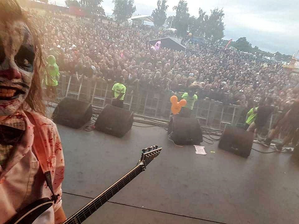 hornsupmgmt's tweet photo. @swedenrockfest we love you!!! #skitarg #festival https://t.co/O0L5JiHBXK