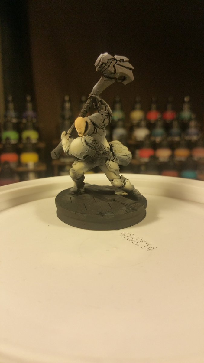 UnhingedPainter's tweet photo. Couple of hours in and I'm finally happy with the armour colour. Love Aleph sculpts! #warmongers #InfinityN3 https://t.co/6UuFbymPJ1