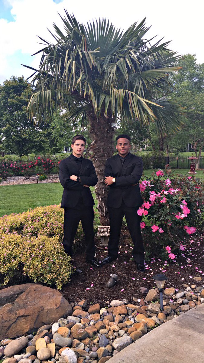 Xav_Stewart's tweet photo. #NationalBestFriendsDay @jsavage8097 @corymoore28 @josh_sulecki https://t.co/CQORP3FvSw
