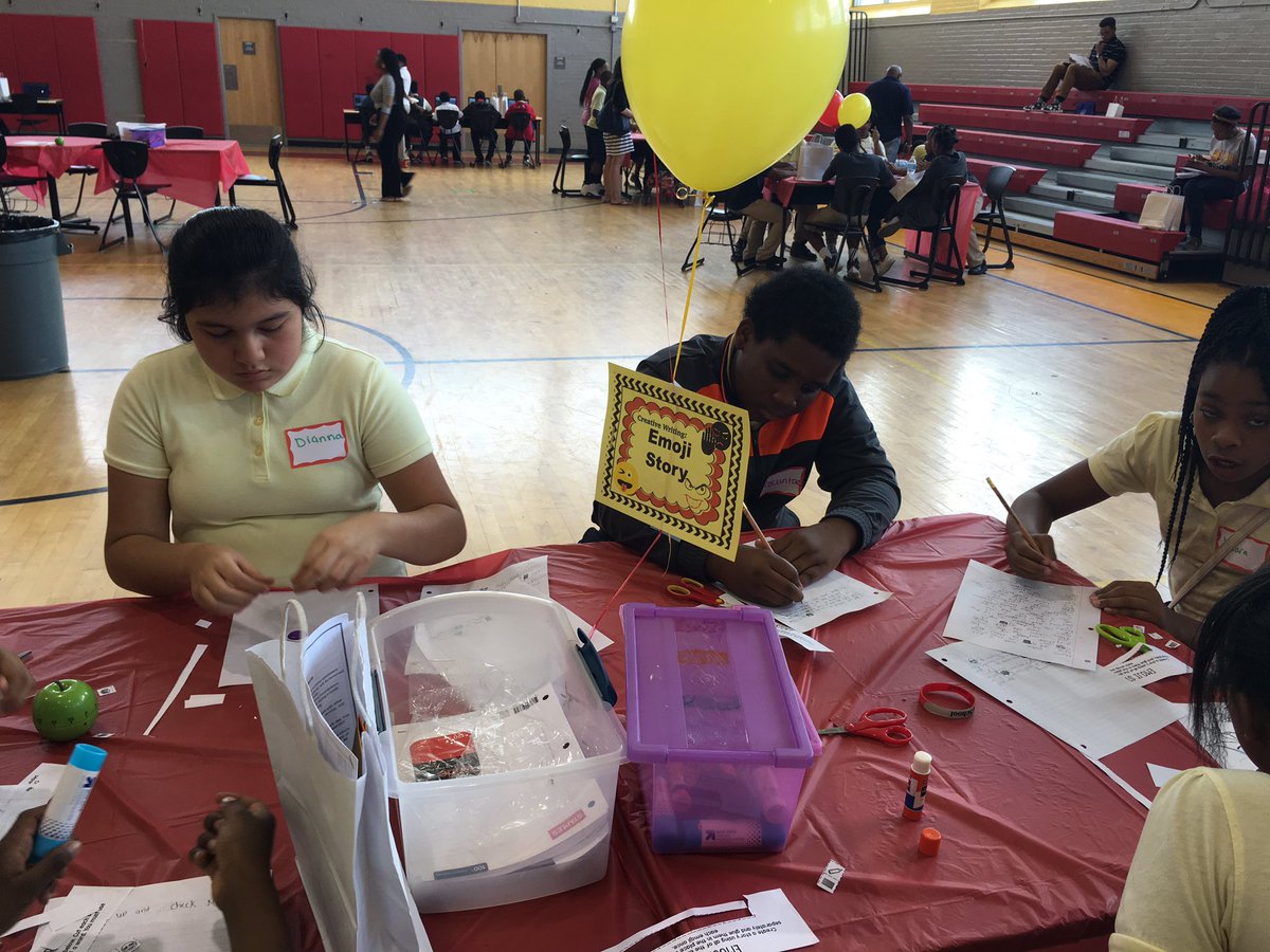 SEMatSOUSA's tweet photo. @SousaMS_DCPS held our 1st  #SEM Maker's Fair.  About 85 students from @Kimball_DC  and Plummer ES participated. https://t.co/7E4ZqOHiDJ