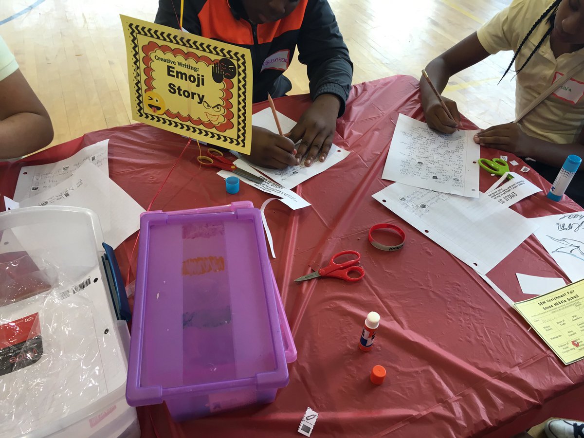 SEMatSOUSA's tweet photo. @SousaMS_DCPS held our 1st  #SEM Maker's Fair.  About 85 students from @Kimball_DC  and Plummer ES participated. https://t.co/7E4ZqOHiDJ