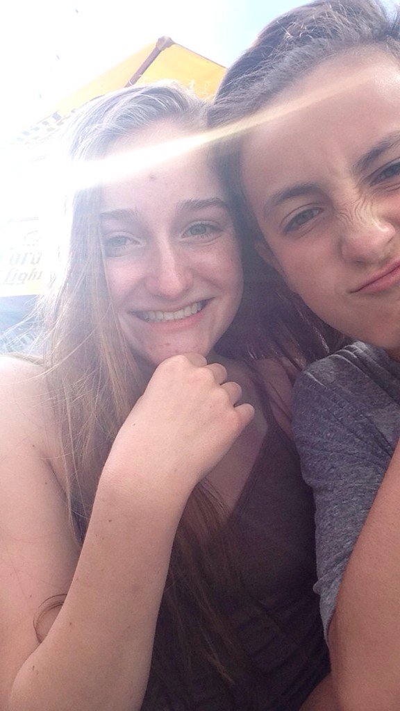 26mgmtL's tweet photo. #NationalBestFriendsDay pt.2 I love youuu!!!❤️❤️❤️ @BarkerMorgann @taylorinman_ @MaddieColombo @dean_carsaddan https://t.co/MBPhnGxg4l