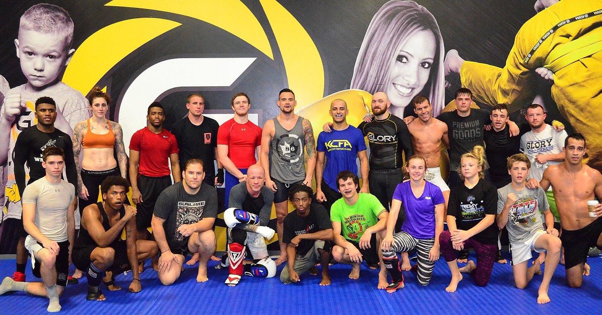 GloryMMAFit's tweet photo. Glory Family https://t.co/fu8h2L4Sqz