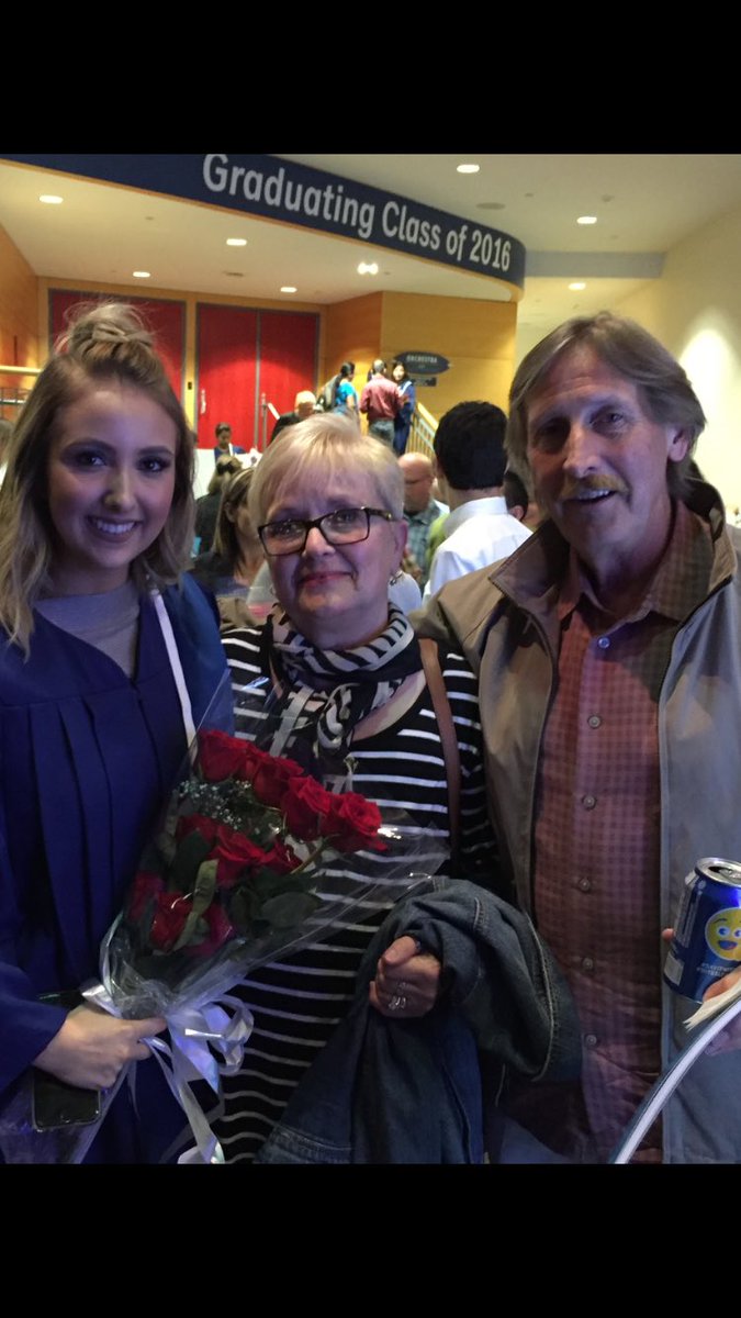 Earnshawww's tweet photo. @sheridancollege #graduate #HighHonours, #proudparents @SkylarCarey https://t.co/yBTtNRcgQ3
