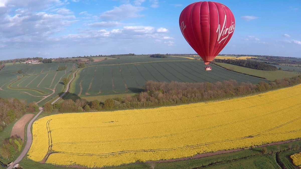 Droneographyuk's tweet photo. @VirginBalloons loving the summer season #drones #droneography #MidlandsHour #leicesterhour #dronesforgood #balloon https://t.co/VW5TKXjuF8