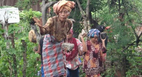 WorldNomads's tweet photo. RT @footprintsntwk: New @SURFAID project: Help reduce malnutrition in #Indonesia with your micro-donation! https://t.co/XrHkyAYL19