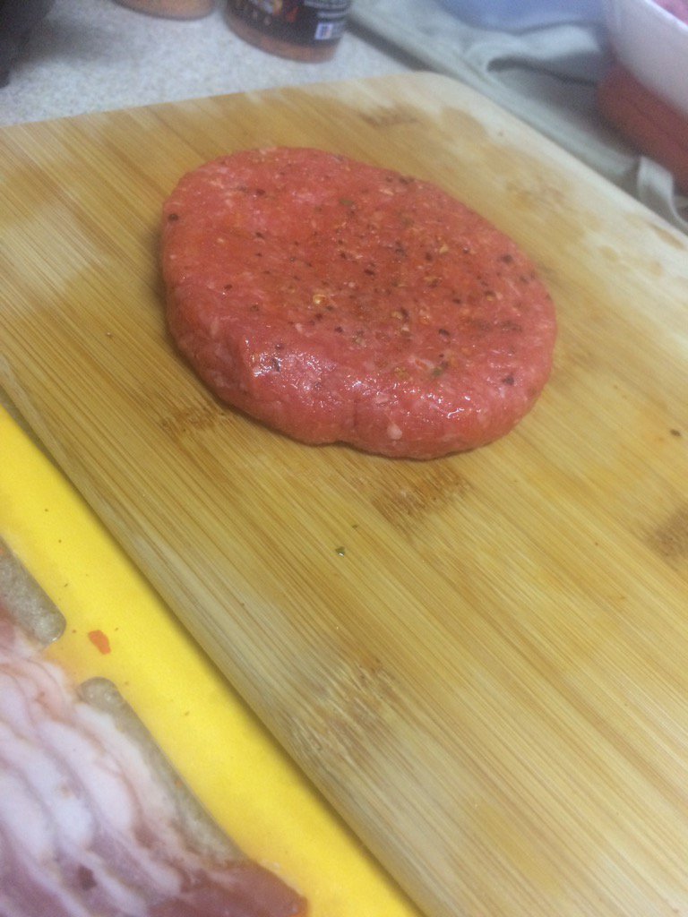allthemboigurs's tweet photo. #futureburger https://t.co/0InXgtvxAX
