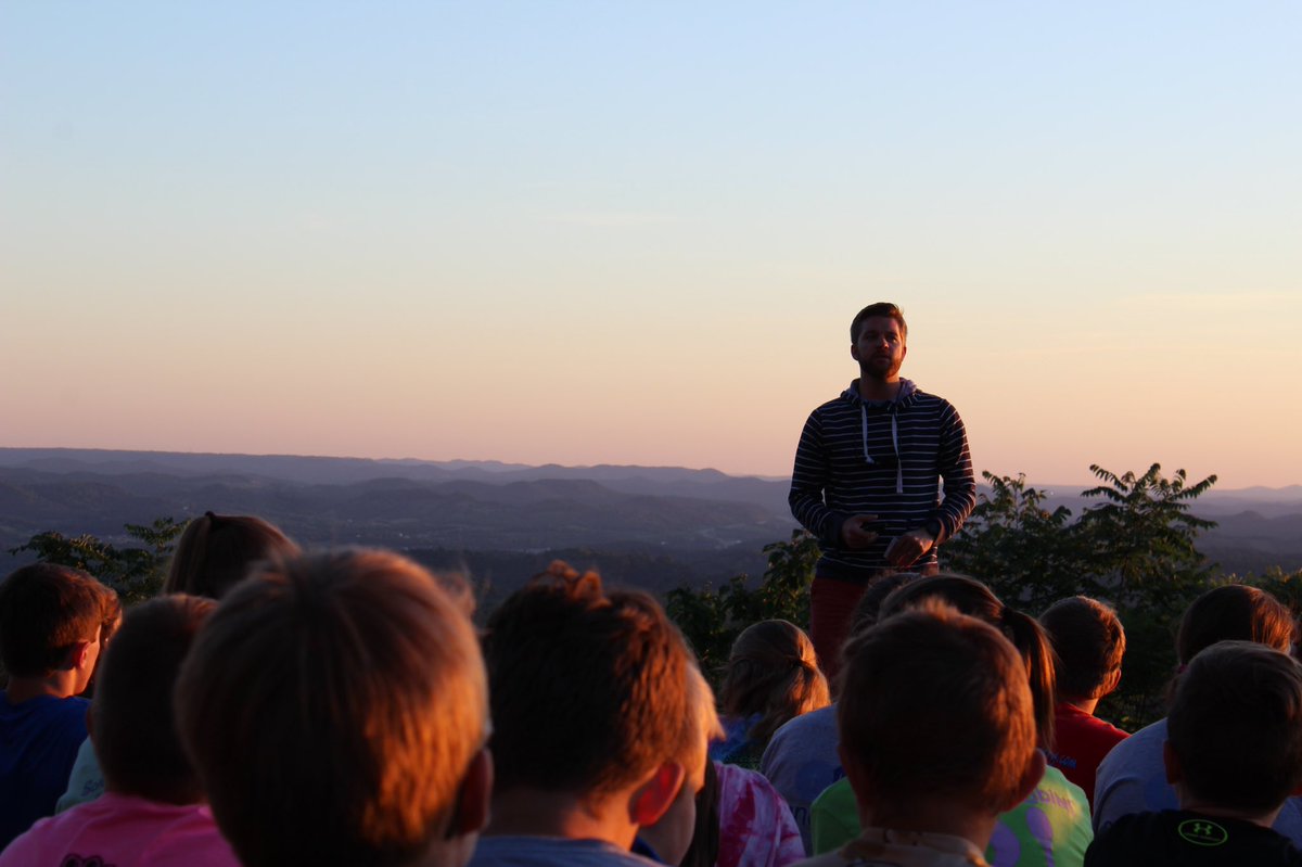 apainter_fhu's tweet photo. Had the incredible opportunity of meeting new people and worshipping God this week at Maury Christian Camp. https://t.co/n6U0sB54DN
