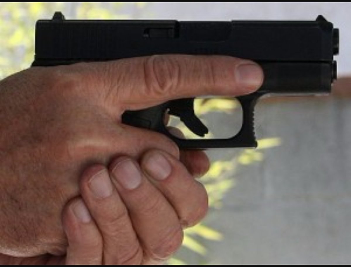 Only1_AthenaPS's tweet photo. Treat every weapon as if it is loaded! Keep your finger straight & off the trigger! #GunSafetyRules https://t.co/2QFLDDTLFK