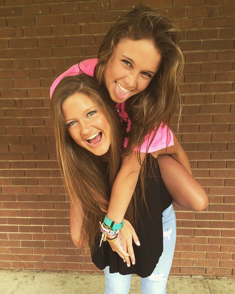 kenziebrannon's tweet photo. These are my favorite people 💜 I'd be lost without my girls 💜 best friend appreciation 😇💜😈 https://t.co/DpKjJ3u3e4