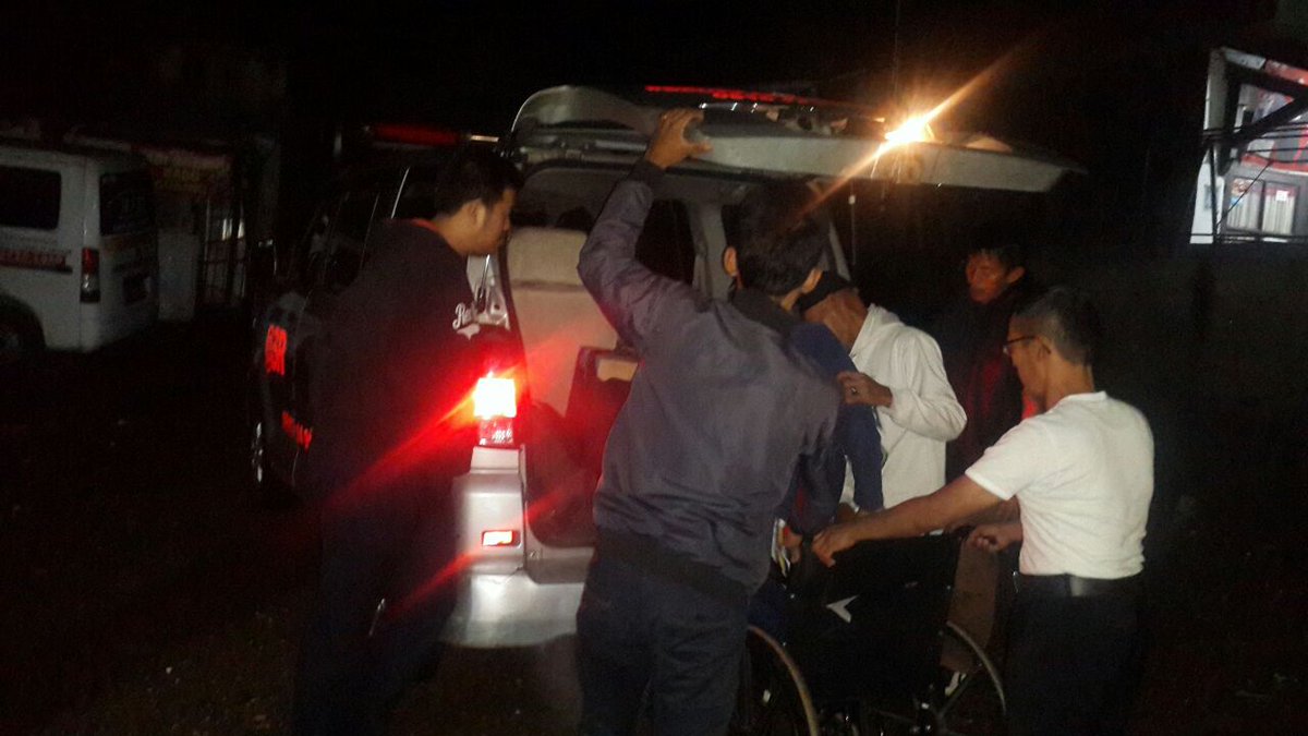 SRbergerak's tweet photo. MTSR antar Krisdianto(39, Penyempitan Pembuluh Darah) utk pemeriksaan CT Scan #SRBandung https://t.co/QXXnUaGHGG via @rintawulandari