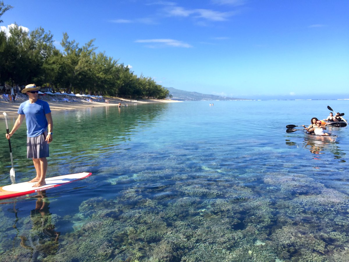 LagonReunion's tweet photo. Une balade guidée sur notre lagon de #LaReunion, ça ressemble à ça ! @LUXSaintGilles #gotoreunion #vanillaislands https://t.co/MsYEUlIG3N