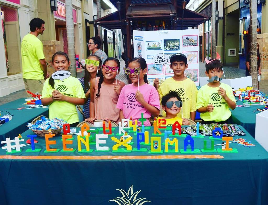 QKCMaui's tweet photo. @west_oaks_mall , we played with #legos too this past weekend! 📷: @bgcmaui #pacificretail #playqkc https://t.co/ykzK7N2bFK